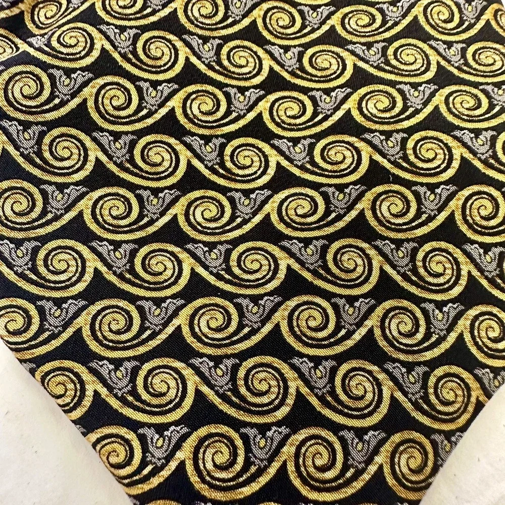 Valentino Cravatte Collection Yellow Black‎ Geometric 100% Silk Neck Tie Italy